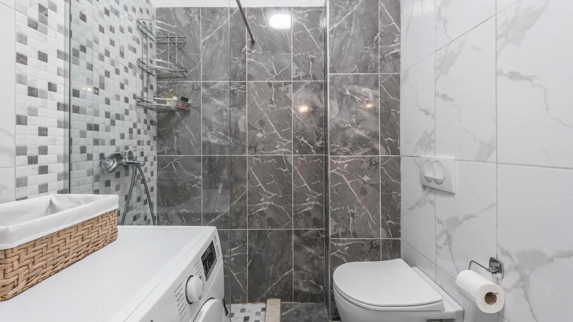 Brand New Apartment By The Port Durrës 0*,